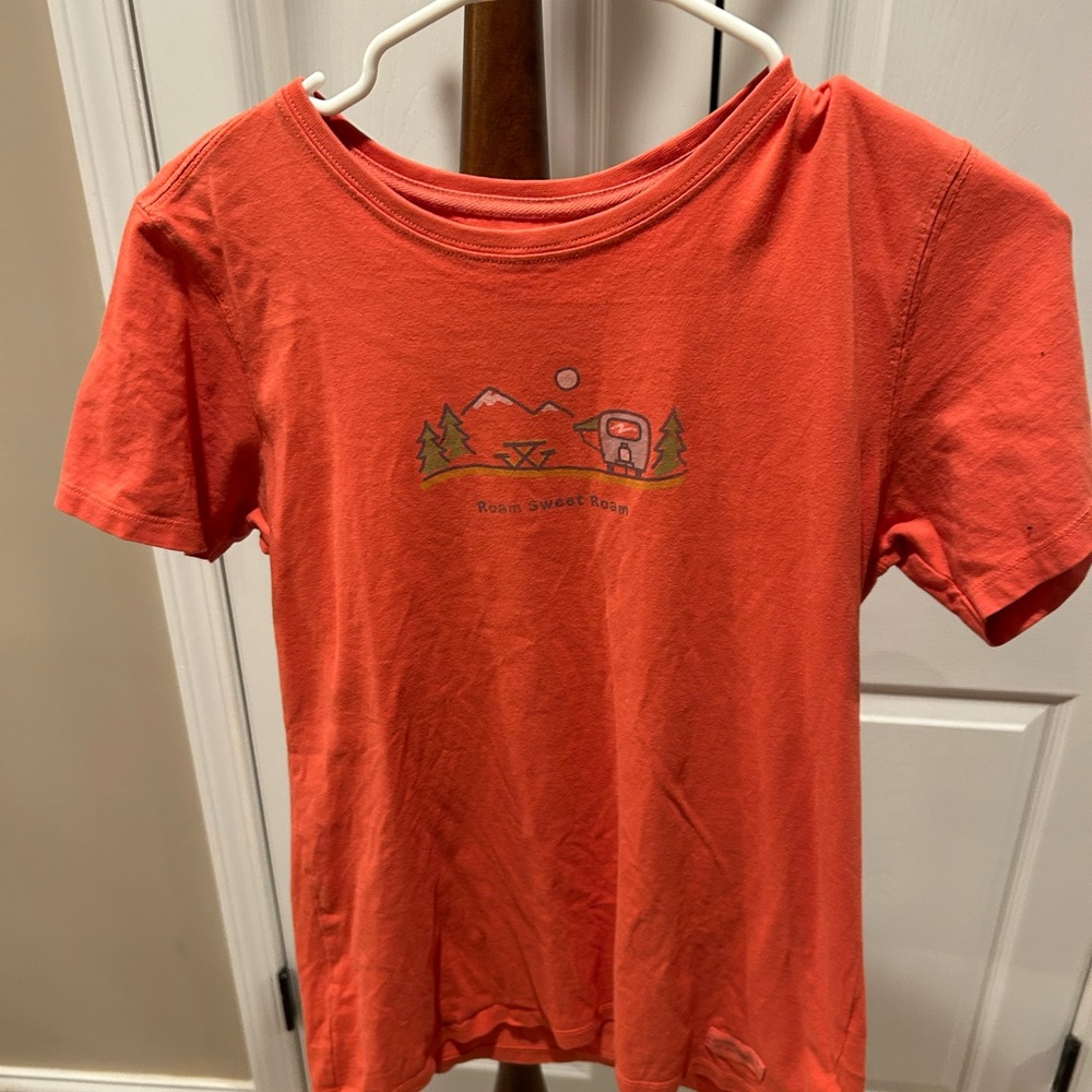 NWOT Life is Good t shirt